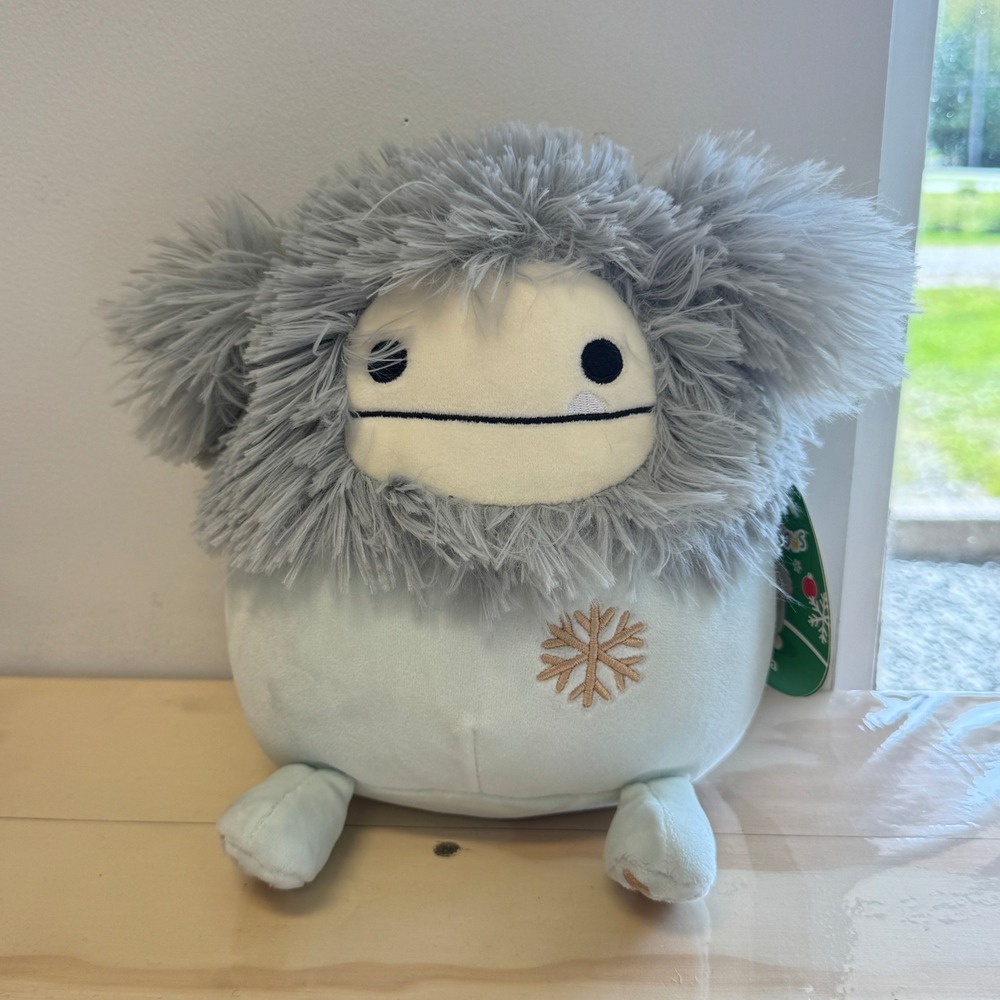 NWT Original Squishmallows Evita the Bigfoot 7" Holiday Plush Blue Snowflake